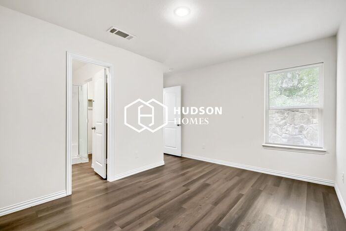 514 E Shepherd St - Photo 7 of 14