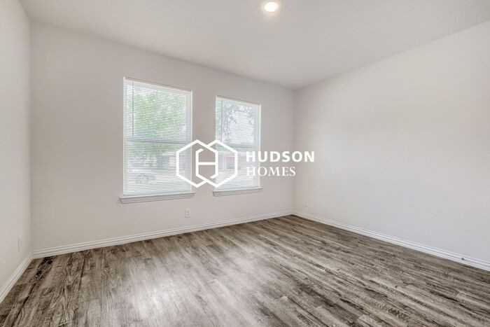 223 W Baxter St - Photo 7 of 14