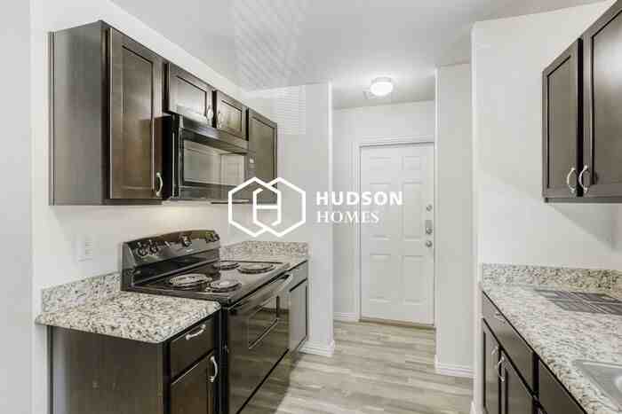 2525 N Tenneha Ave - Photo 6 of 14