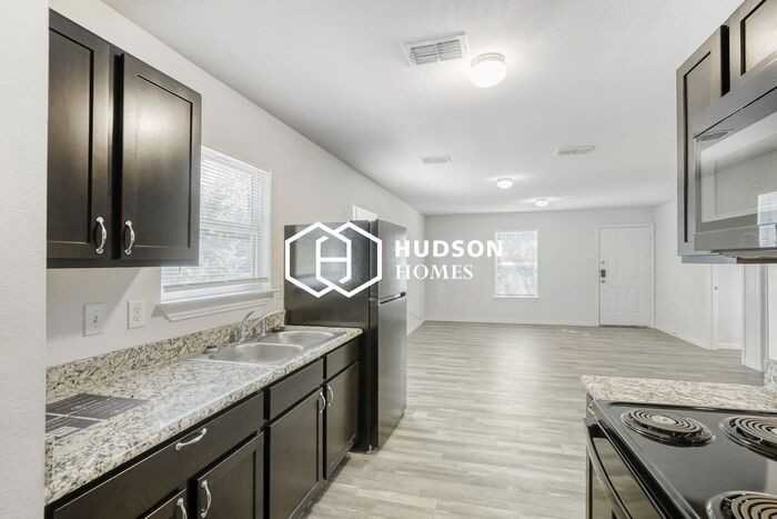 2525 N Tenneha Ave - Photo 7 of 14