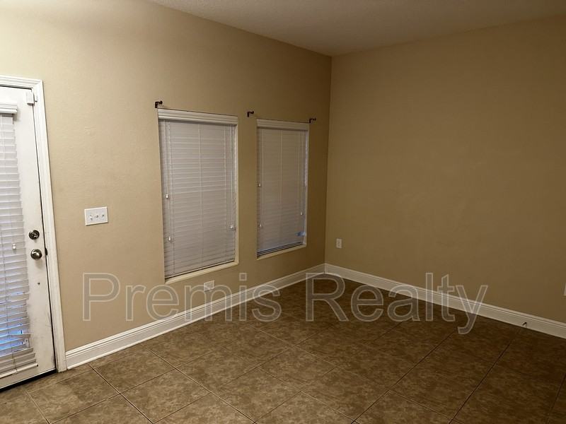 11875 77th Ct - Photo 6 of 10