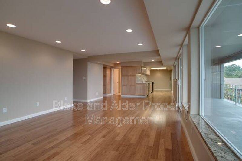 4330 Sw Council Crest Dr #B - Photo 3 of 23