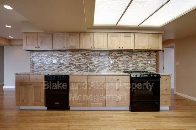 4330 Sw Council Crest Dr #B - Photo 6 of 23