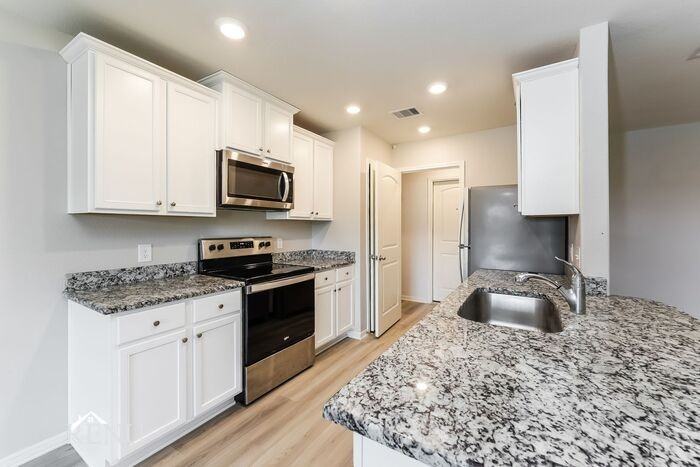 25397 Cypress Bend Dr - Photo 3 of 19