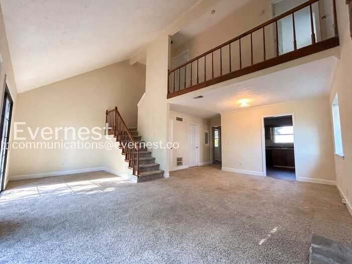 1174 Ridgecrest Ln Se - Photo 6 of 22