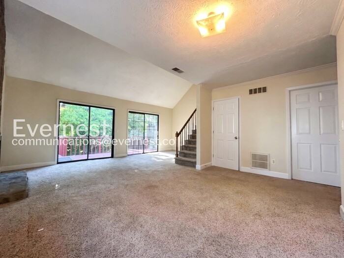 1174 Ridgecrest Ln Se - Photo 7 of 22