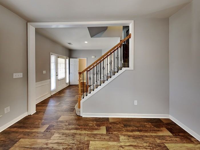 755 Earlham Dr - Photo 2 of 27