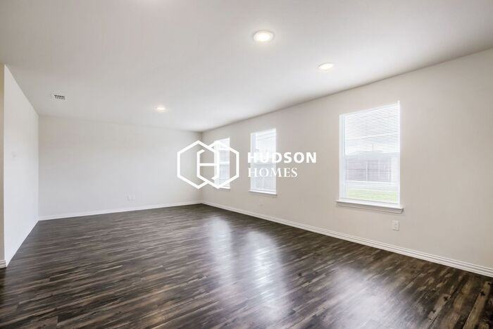116 Goel St - Photo 2 of 12