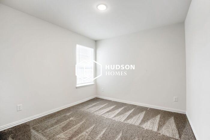 112 Goel St - Photo 7 of 13