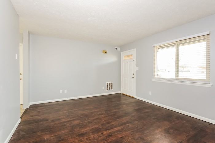 1233 Plymouth Rock Way - Photo 3 of 10