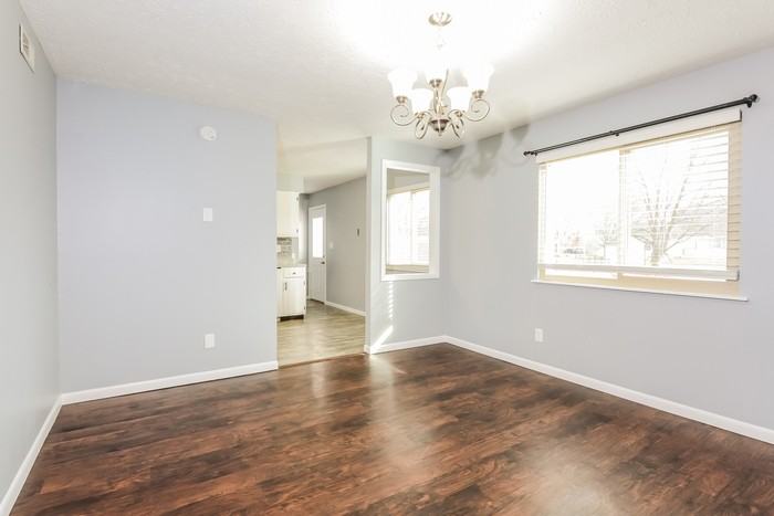 1233 Plymouth Rock Way - Photo 4 of 10