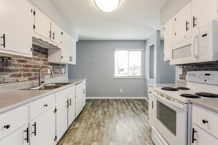1233 Plymouth Rock Way - Photo 5 of 10