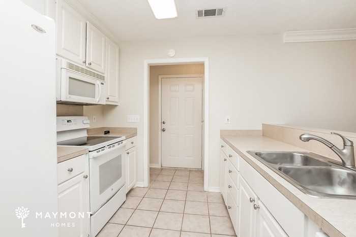 122 Chestnut Dr - Photo 5 of 11