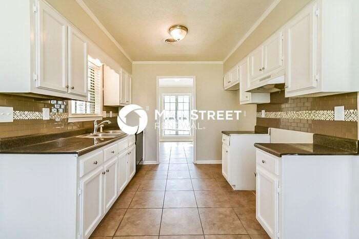 6816 Birch Run Ln - Photo 5 of 16