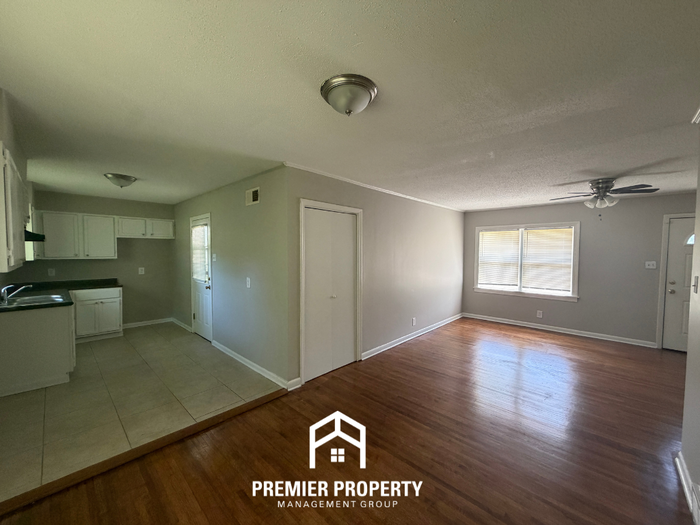 1629 Raymore Rd - Photo 4 of 16
