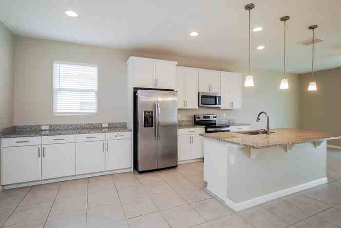 584 Lake Smart Blvd - Photo 7 of 16