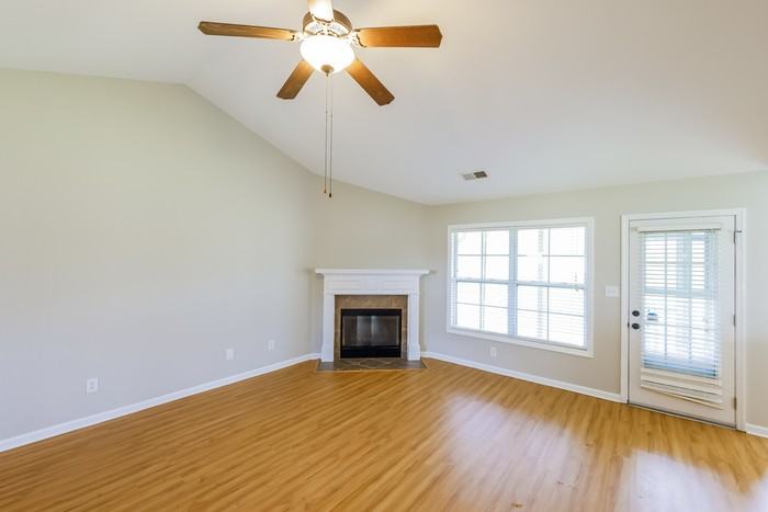 105 Landings Way Dr - Photo 2 of 10