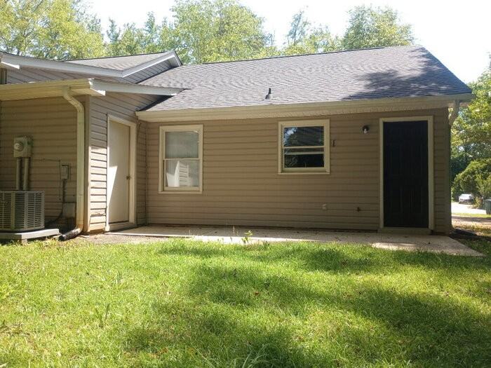 8 Charterhouse Ct - Photo 3 of 16