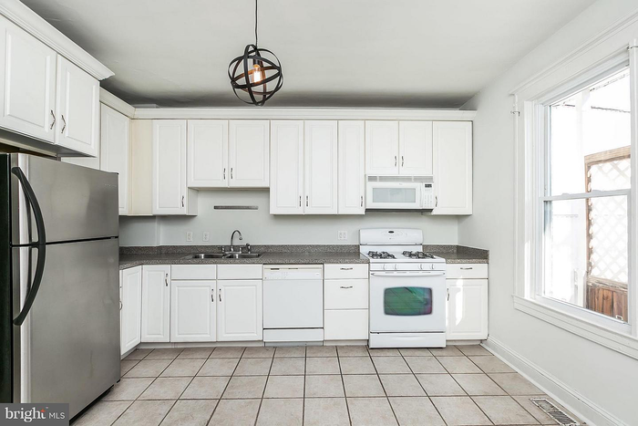 4099 Falls Rd - Photo 6 of 21
