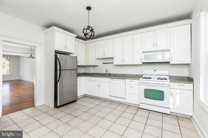 4099 Falls Rd - Photo 7 of 21