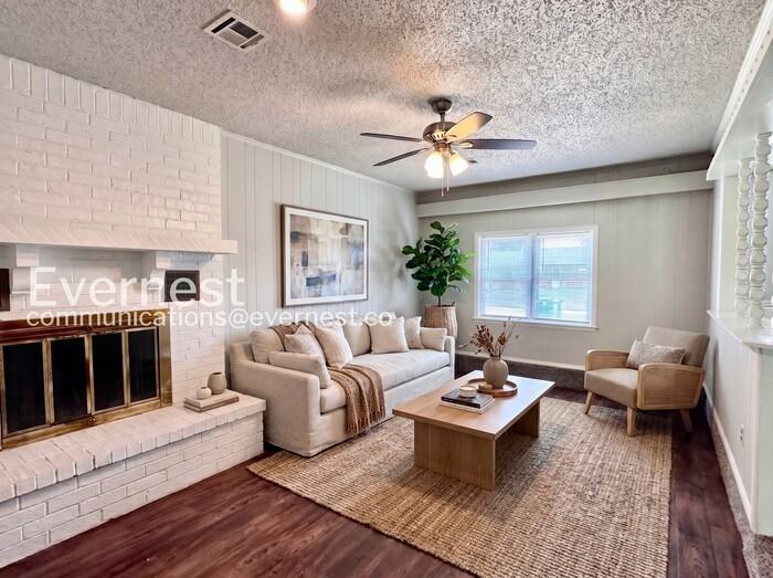 606 N Village Ave - Photo 3 of 31