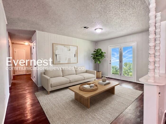 606 N Village Ave - Photo 5 of 31