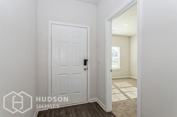1108 Amadas Dr - Photo 4 of 22