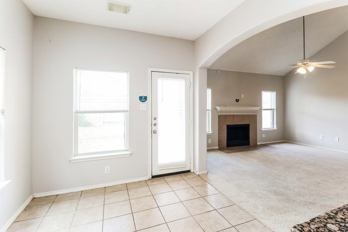 20403 Louetta Crossing Dr - Photo 4 of 17