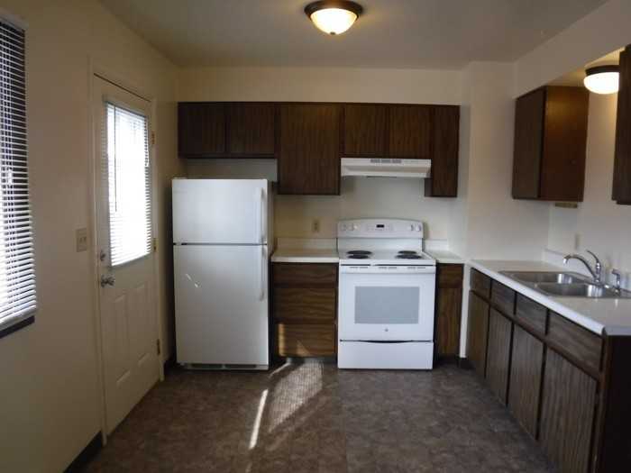 917 Pullman St #2 - Photo 3 of 17