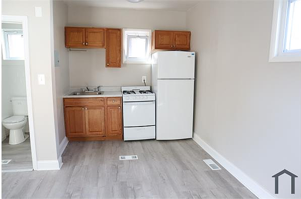 1605 Homestead St #5 - Photo 5 of 5