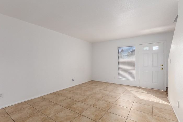 6024 W Oregon Ave #C - Photo 6 of 26