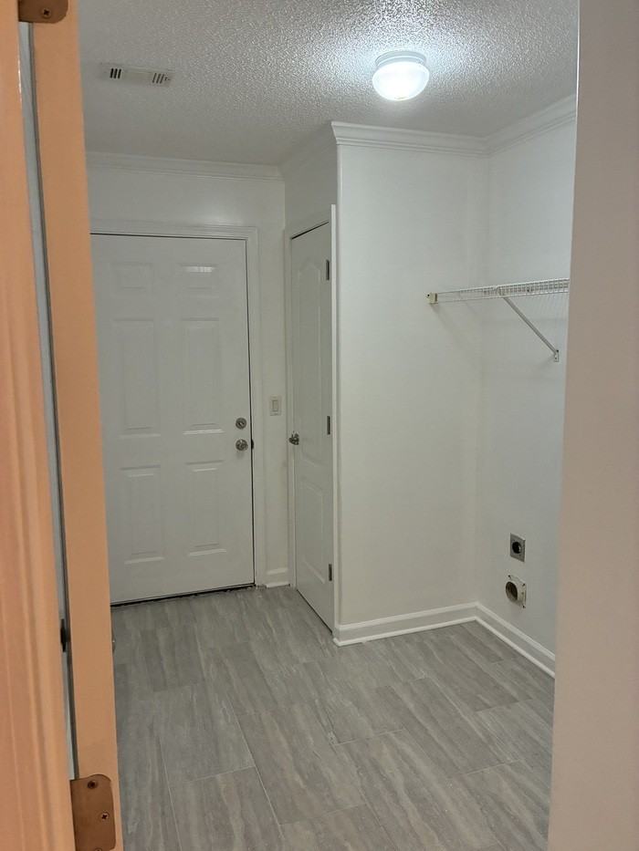 820 Deer Trail Ln - Photo 4 of 17