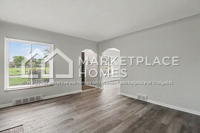 18431 Teppert St - Photo 5 of 29