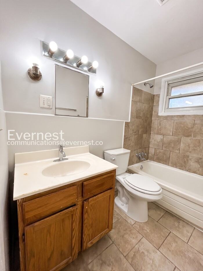 1359 Cove Ln - Photo 6 of 22