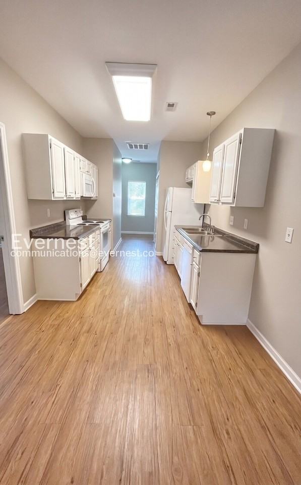224 W Acadia Ave #100 - Photo 2 of 17