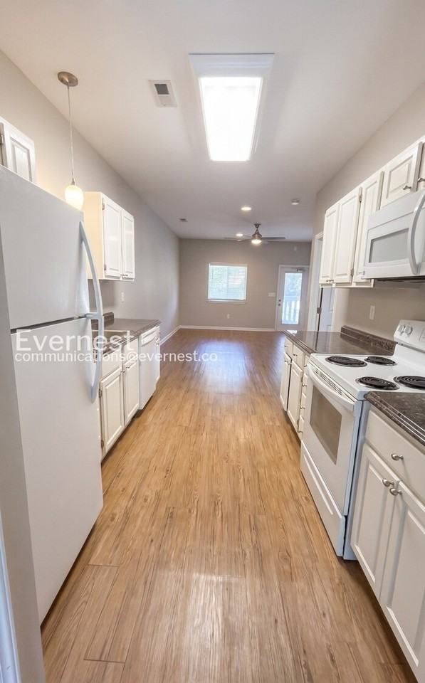 224 W Acadia Ave #100 - Photo 3 of 17
