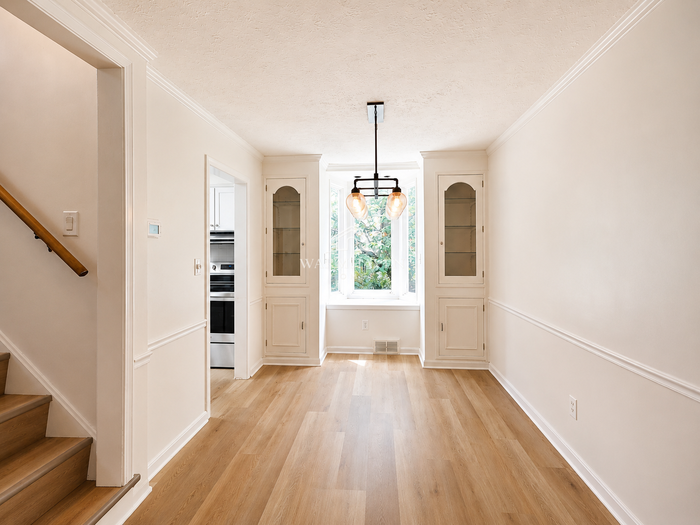 302 N Pershing Ave - Photo 5 of 21