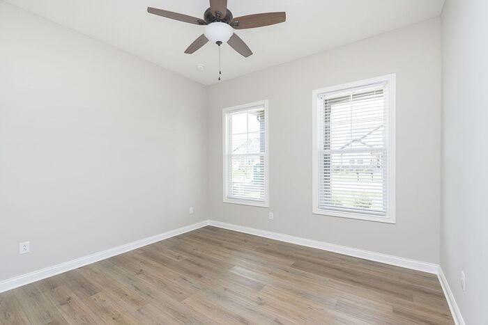 15773 Scher Dr - Photo 5 of 31