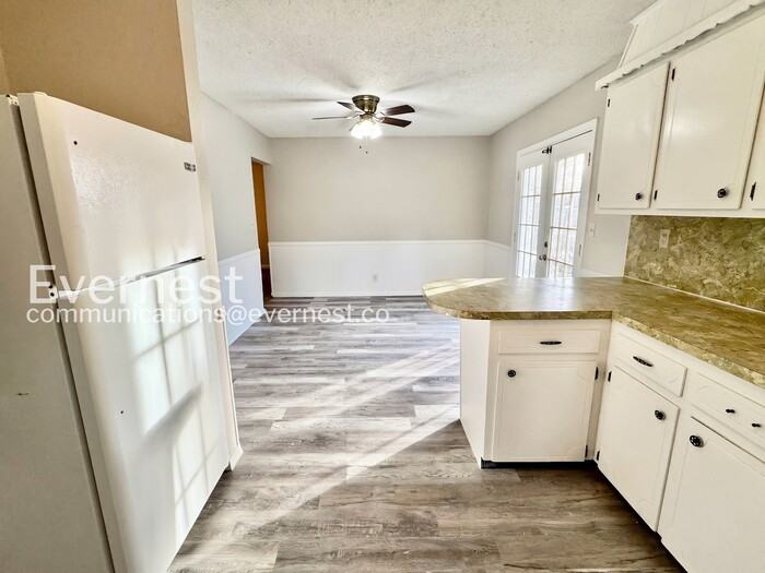 1756 S Pine Ave - Photo 7 of 30