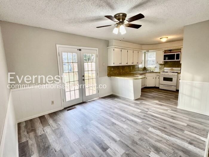 1756 S Pine Ave - Photo 6 of 30