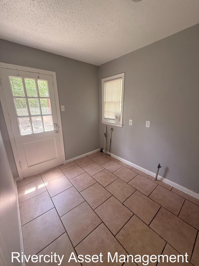 1243 Will Scarlet Rd - Photo 5 of 9