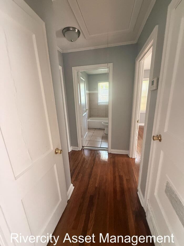 1243 Will Scarlet Rd - Photo 6 of 9