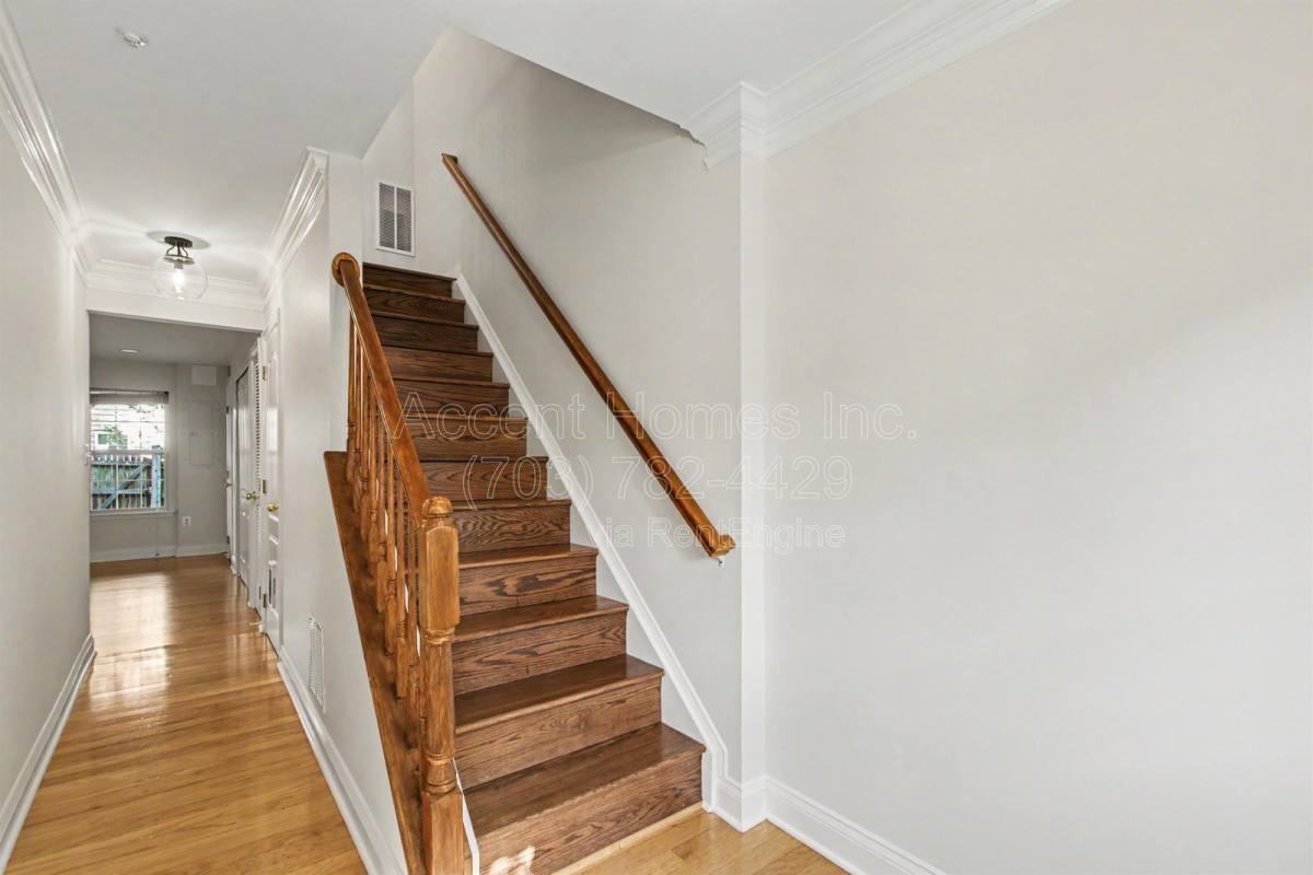 115 Meadows Ln - Photo 3 of 10