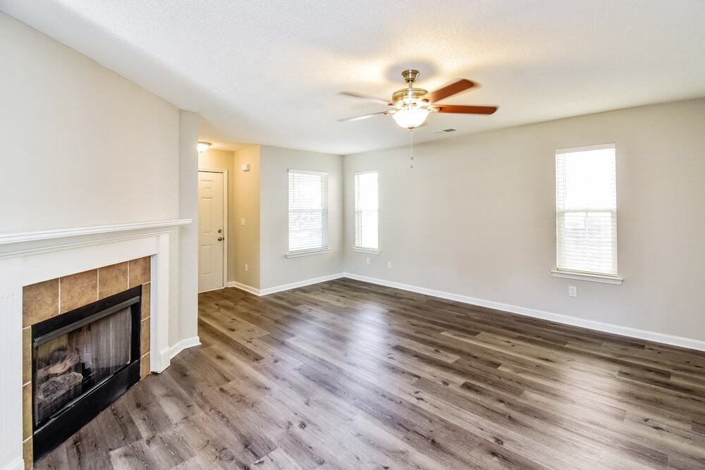 7296 Green Ash Dr - Photo 4 of 16