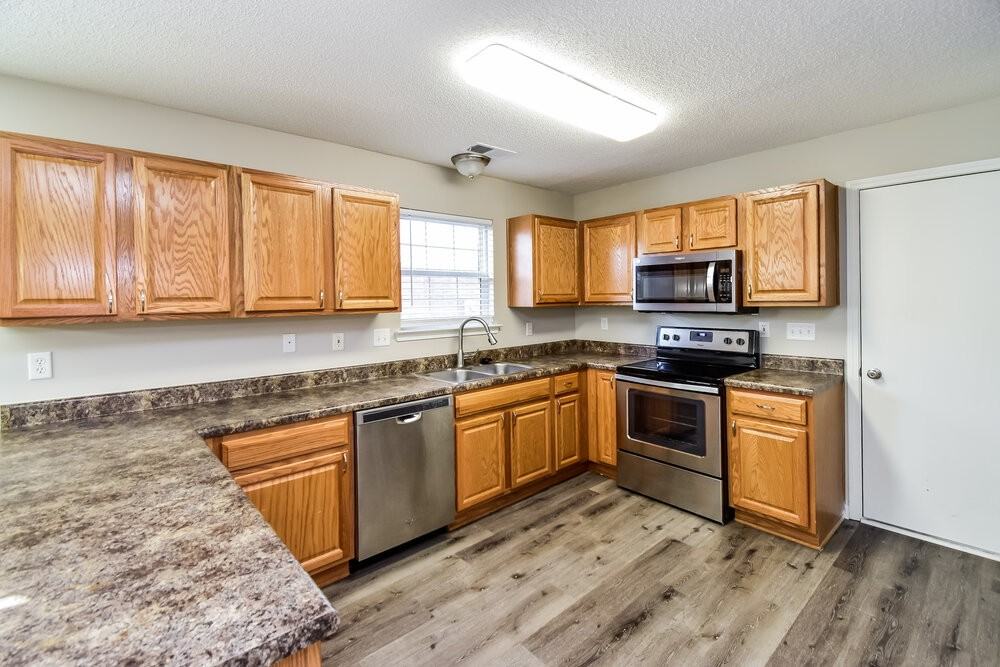 7296 Green Ash Dr - Photo 6 of 16
