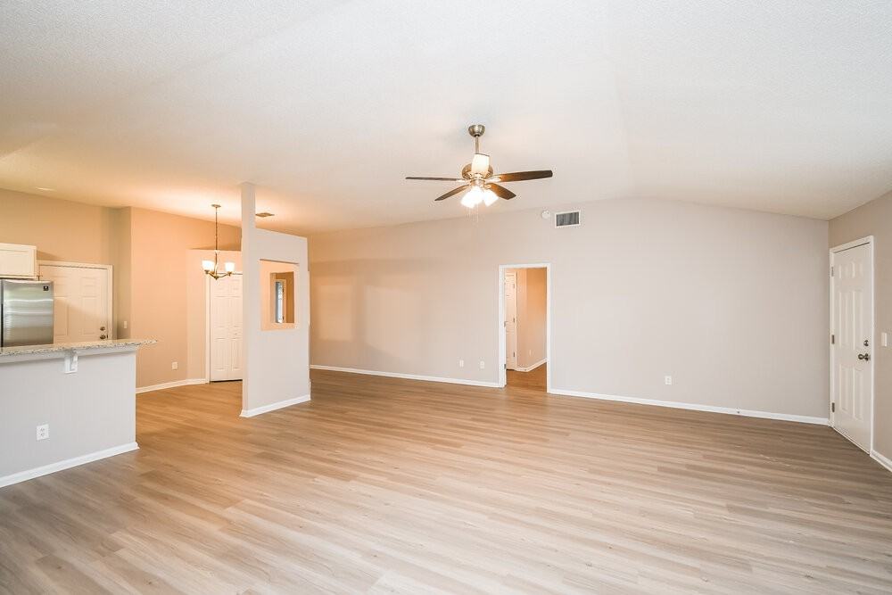 1368 High Plains Dr W - Photo 3 of 16