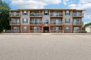 featured image of 2182 Glen Meadow Dr