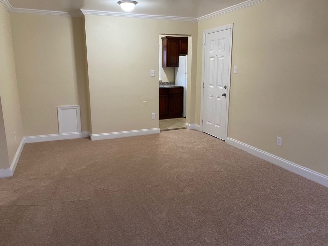 Riverfront Park Apartments - Photo 6 of 17