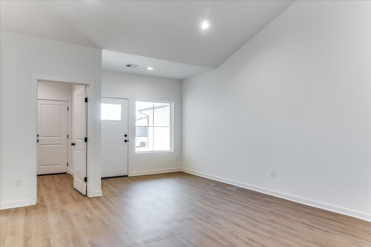 11252 W 35th Cir S - Photo 6 of 32