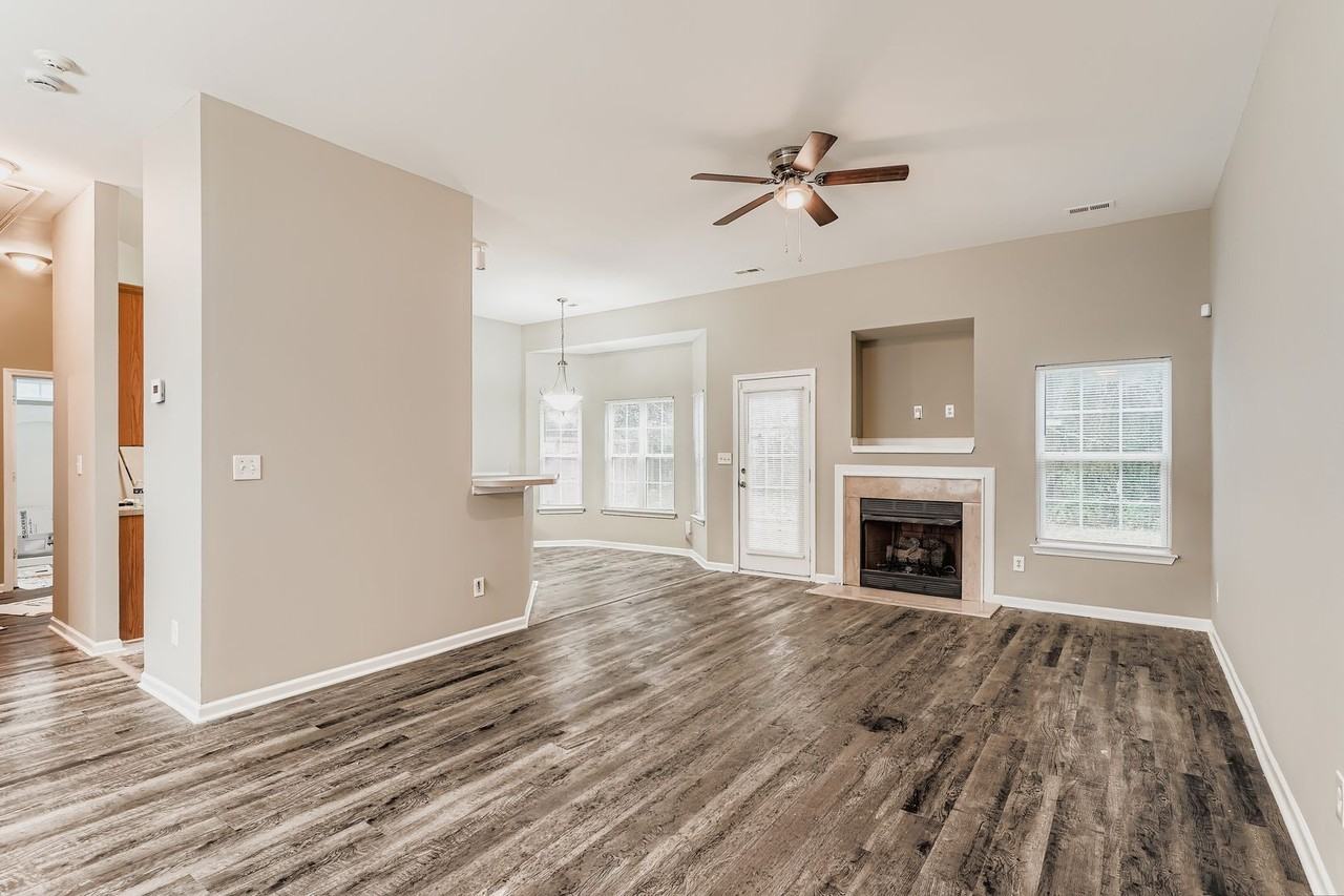 2918 Tindle Hill Ln - Photo 2 of 4